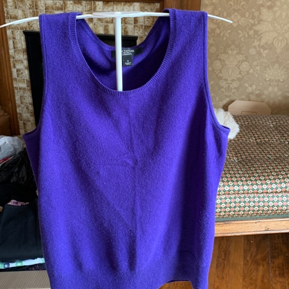 Ann Taylor cashmere sleeveless sweater. Worn once - Picture 2 of 4
